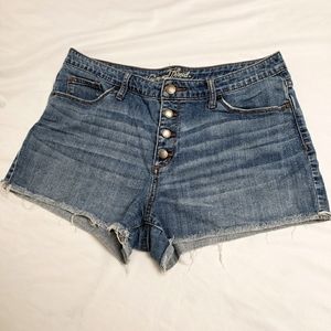 Universal Threads 12/31R Button Fly Denim Shorts - Cute Festival Shorts